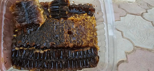 1 کیلویی موم سیاه خود بافت زنبور عسل